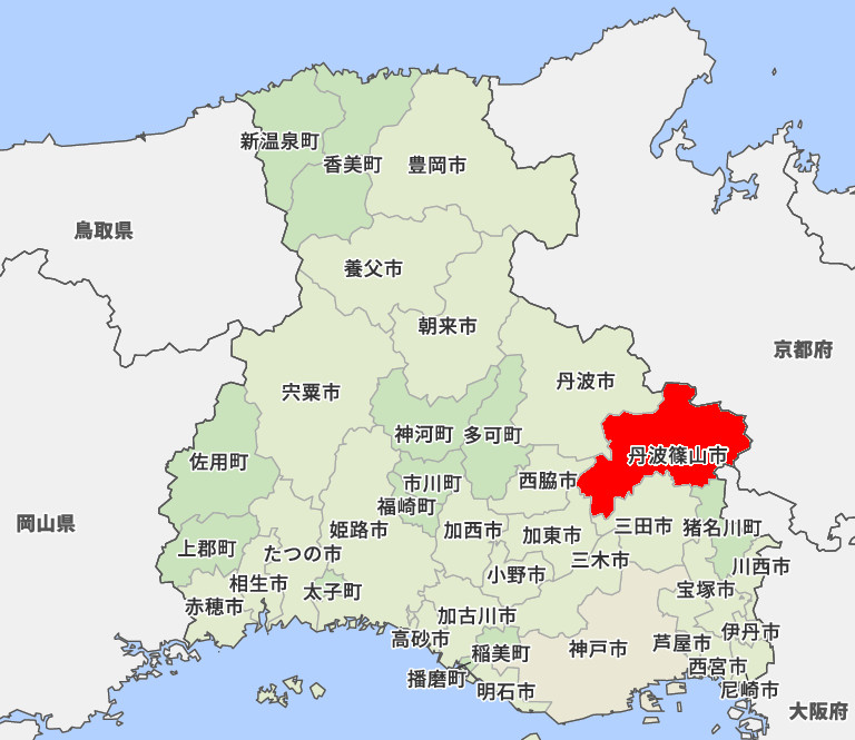 丹波篠山市の地理的位置を示すマップ - 兵庫県中央部に位置し神戸・大阪・豊岡へのアクセスが良好